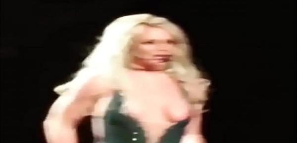  Britney Spears Nipple Slip